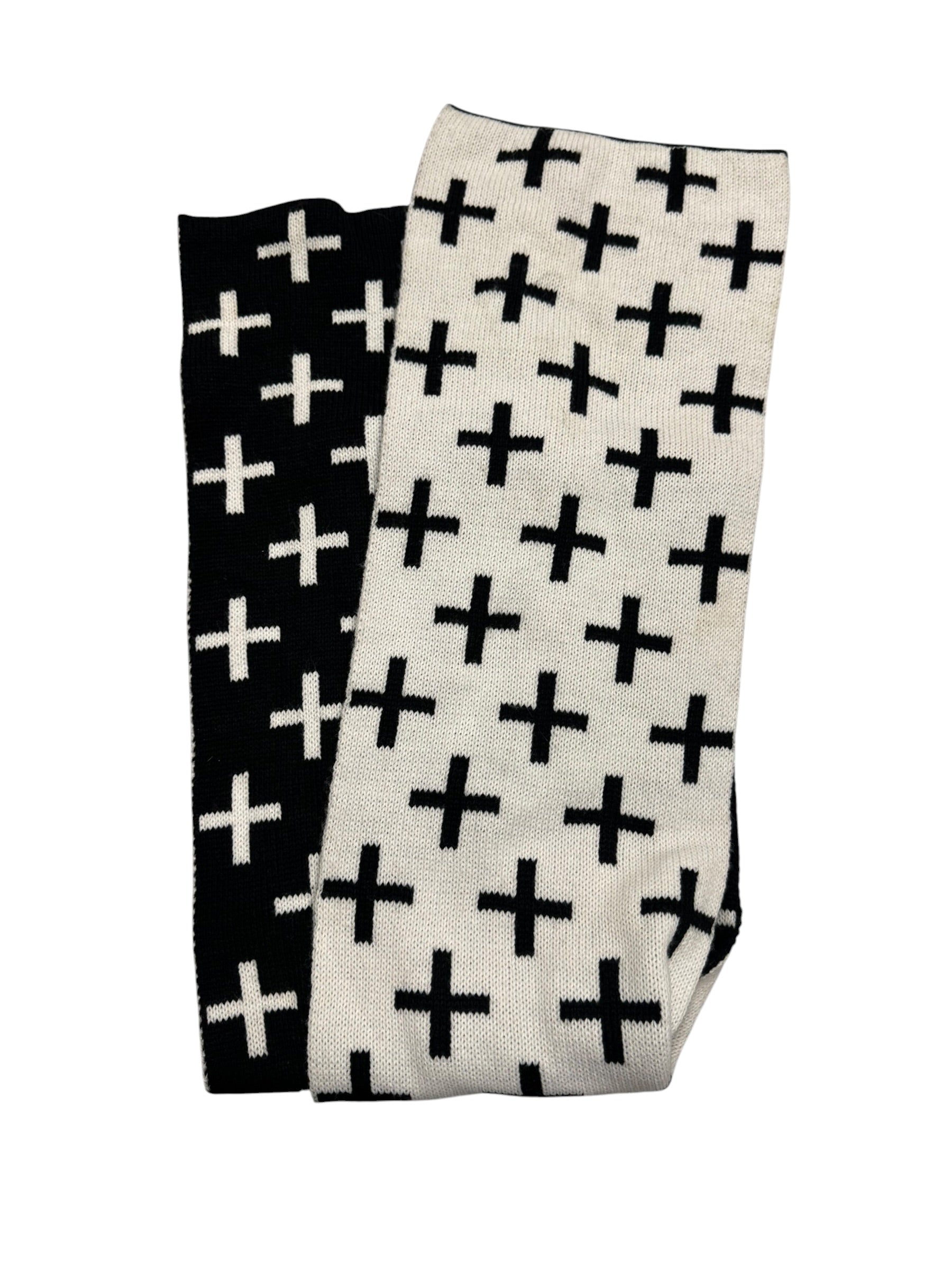 Reversible Cross Scarf B&W