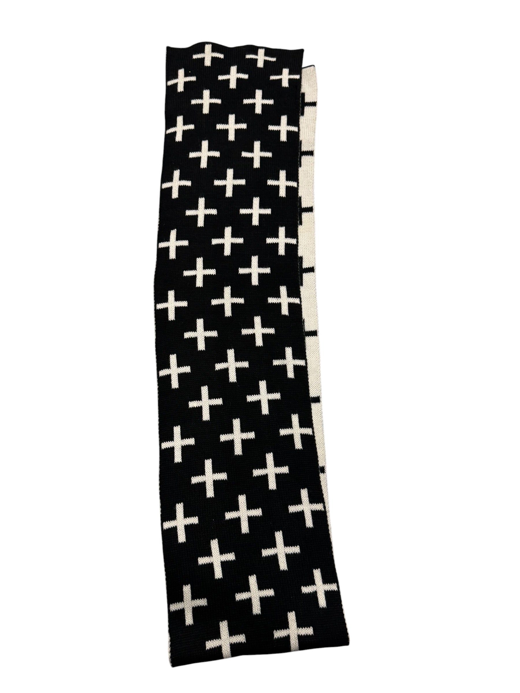 Reversible Cross Scarf B&W